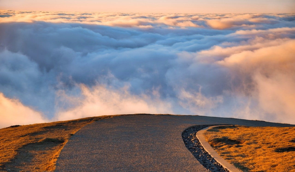 horizonte - mar de nubes